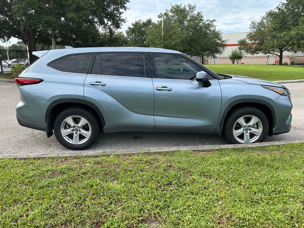 Thumbnail: 2020 Toyota Highlander - 6