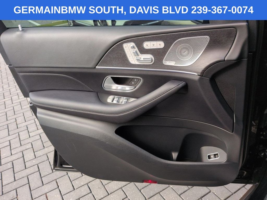 Used 2025 Black Mercedes-Benz GLS 450 image 32