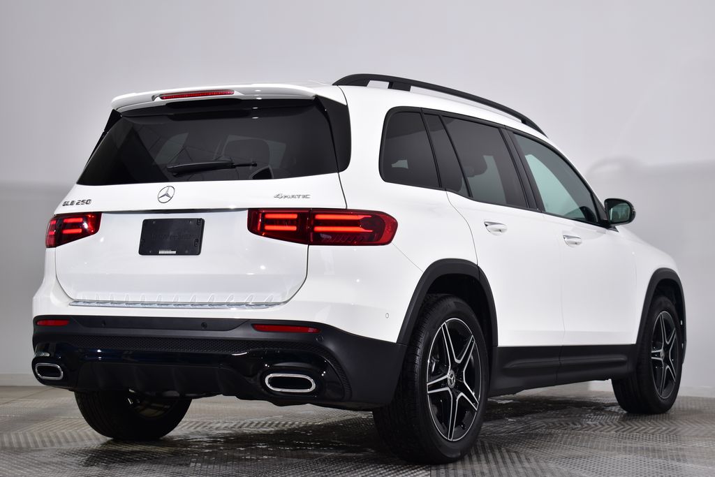 Thumbnail: 2025 Mercedes-Benz GLB - 5