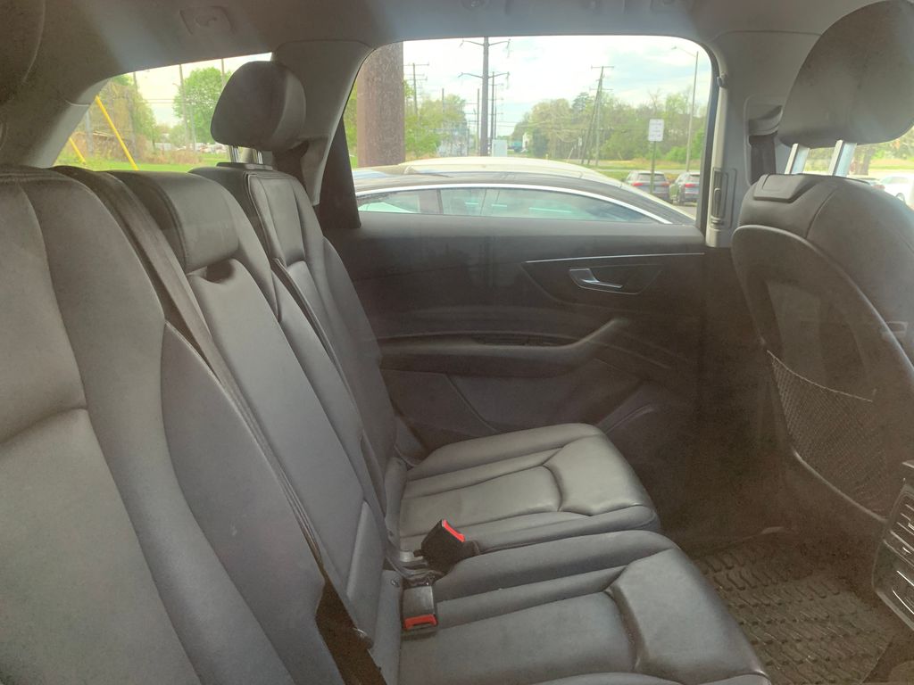 Thumbnail: 2023 Audi Q7 - 5