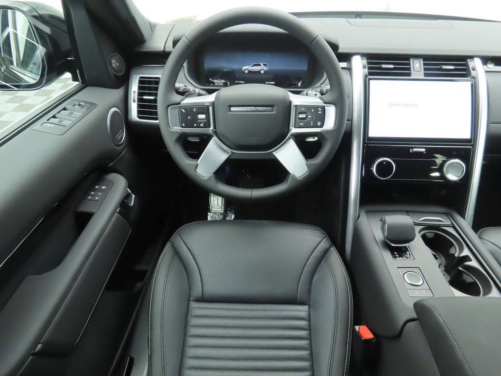Thumbnail: 2025 Land Rover Discovery - 10