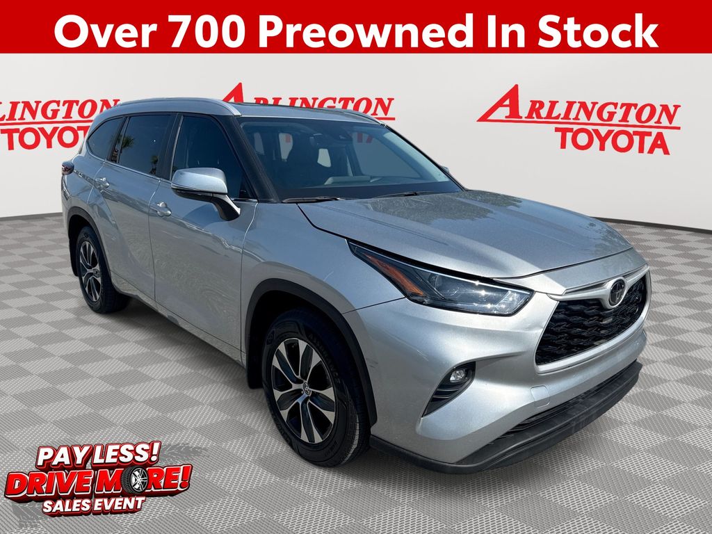 Celestial Silver Metallic 2024 Toyota Highlander SUV / Crossover Front-Wheel Drive 8-Speed Automatic