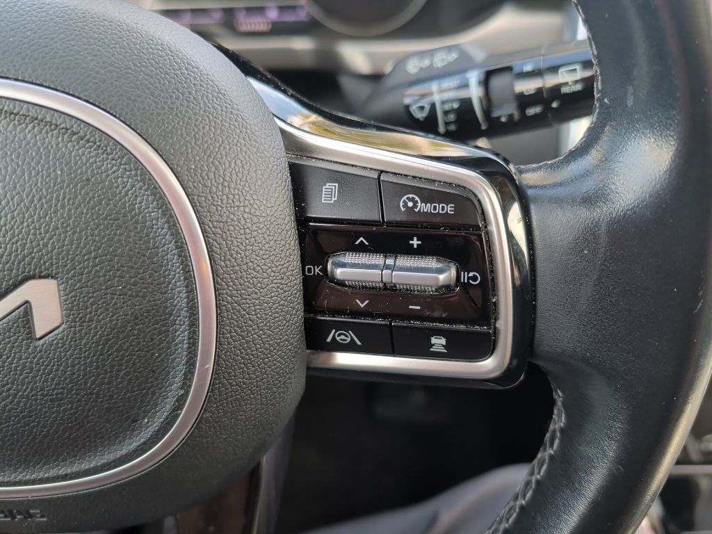 Used 2022 White Kia SX image 10