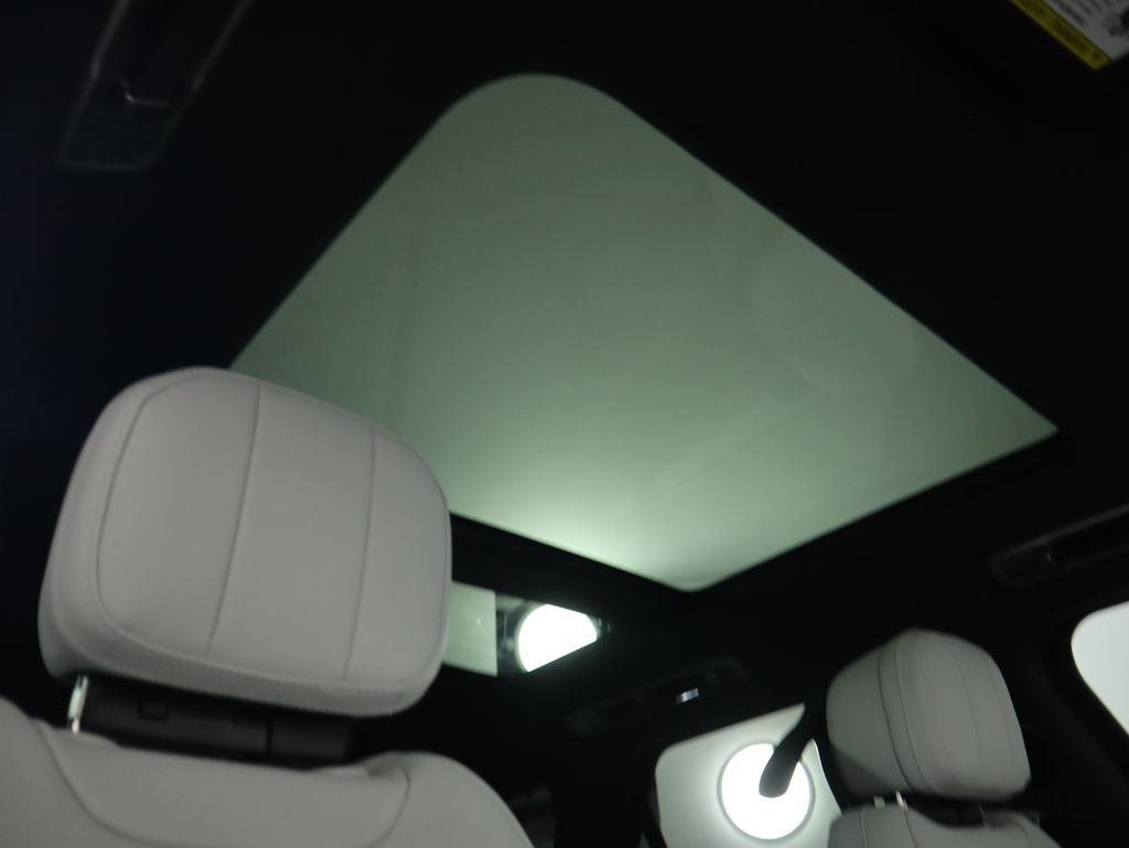 Thumbnail: 2025 Land Rover Range Rover Sport - 20