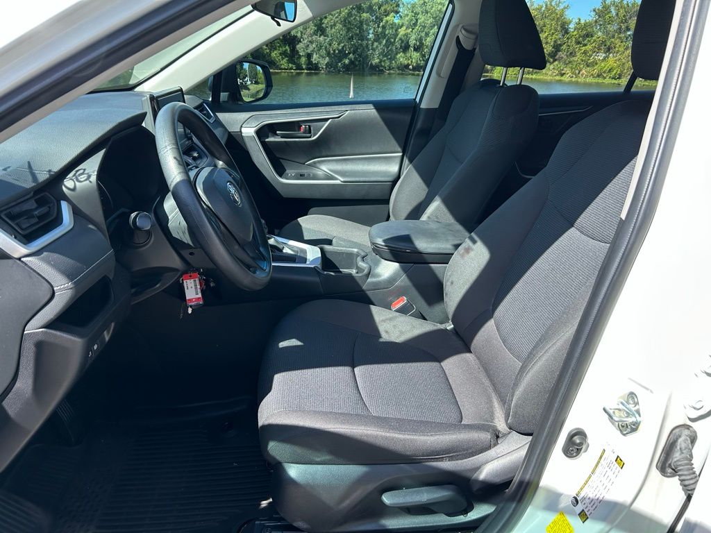 Thumbnail: 2022 Toyota RAV4 - 14