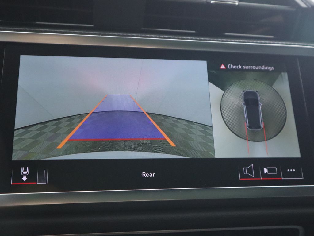 Thumbnail: 2025 Audi Q3 - 17