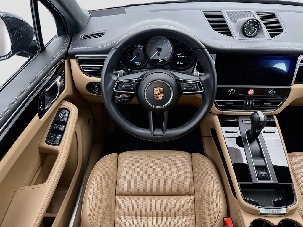 Thumbnail: 2025 Porsche Macan - 12