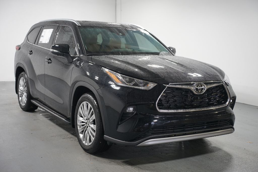 Thumbnail: 2026 Toyota Highlander - 3