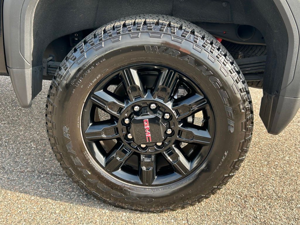 Used 2025 Black GMC AT4 image 96