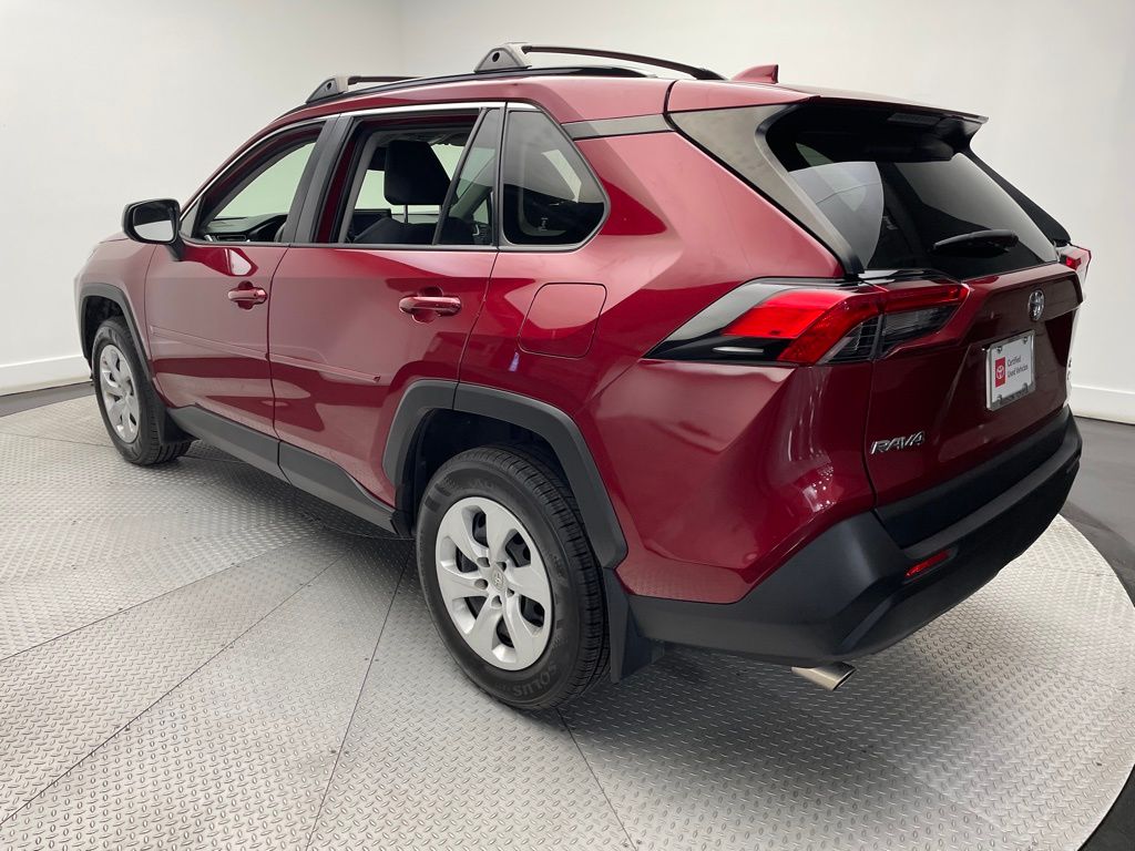 2021 Toyota RAV4 LE 4