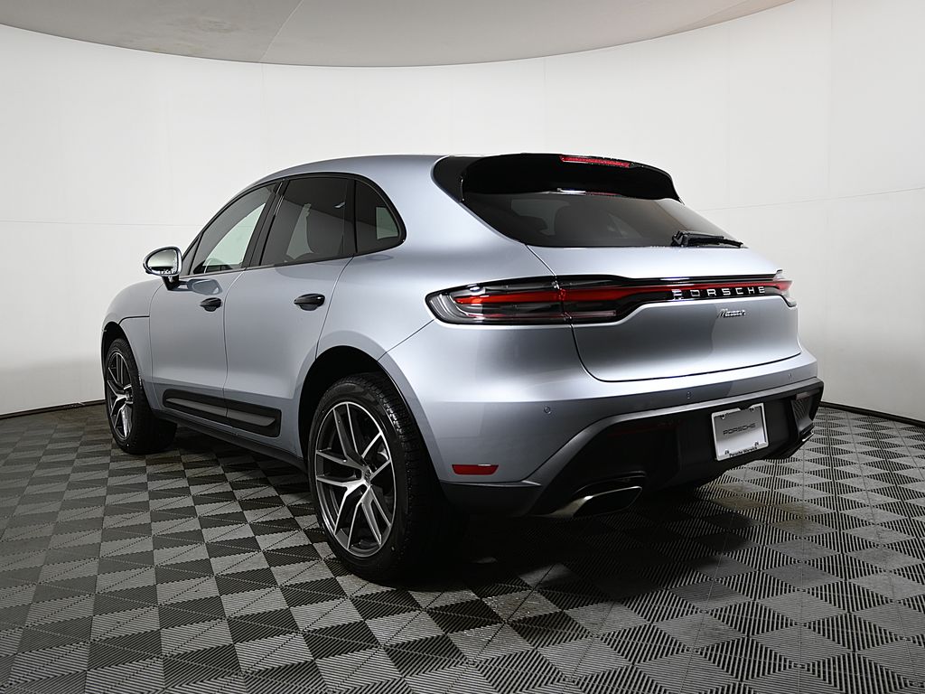 Thumbnail: 2026 Porsche Macan - 3