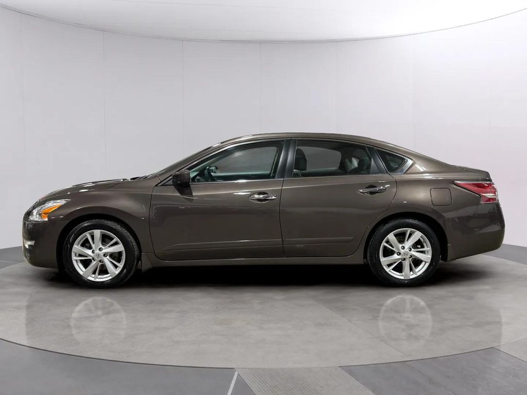 Used 2015 Java Metallic Nissan 2.5 SV image 6