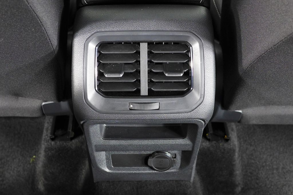 Thumbnail: 2024 Volkswagen Tiguan - 23