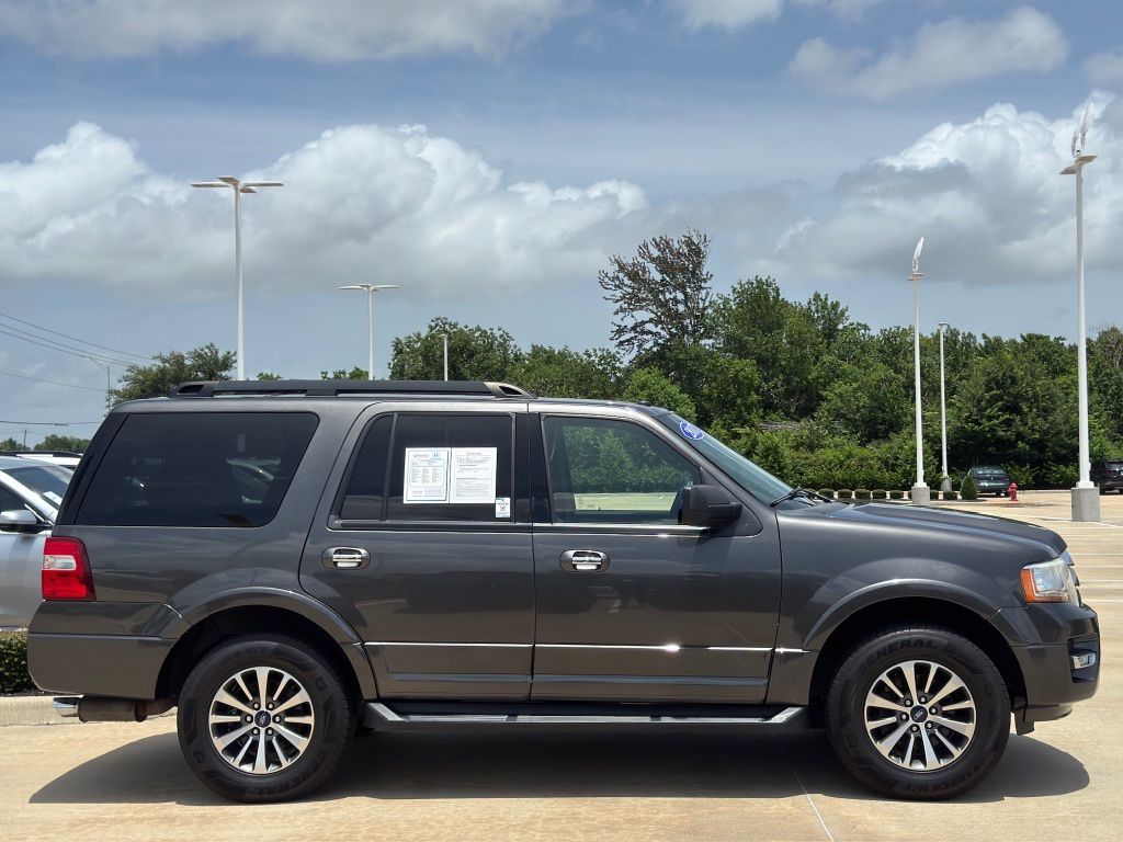 2017 Ford Expedition XLT - 10