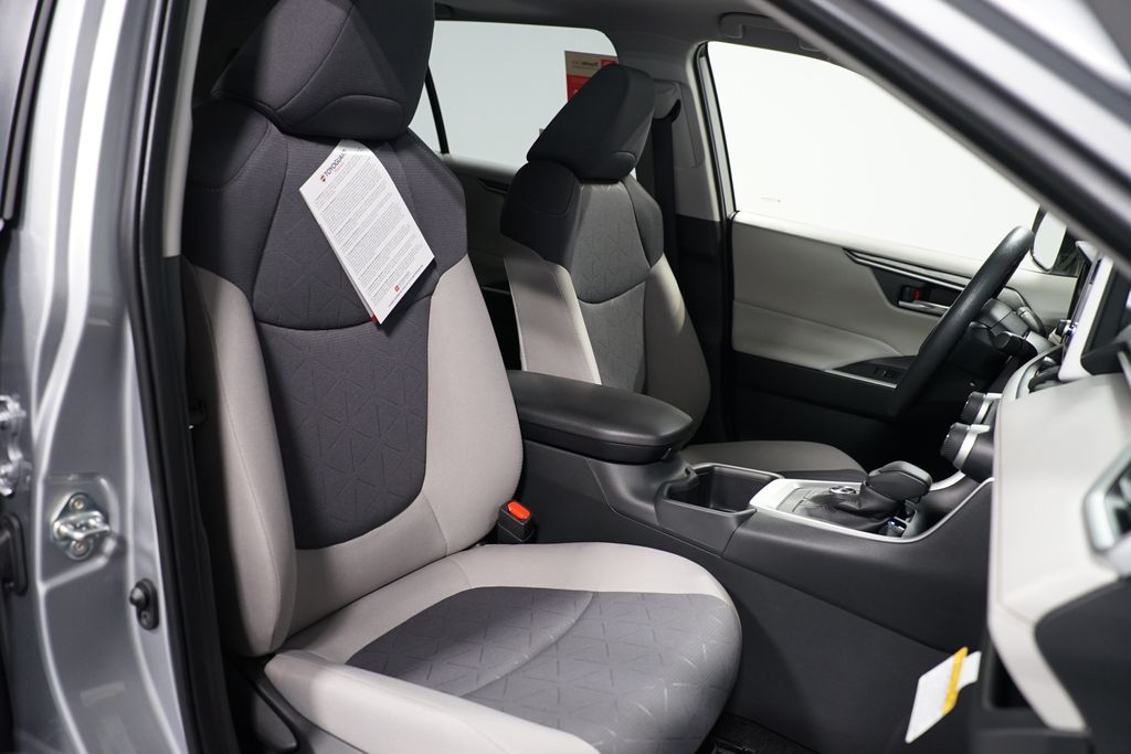 Thumbnail: 2025 Toyota RAV4 - 27