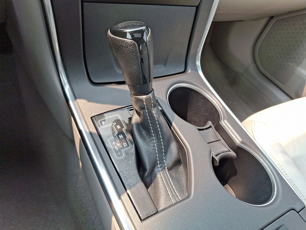 2015 Toyota Camry XLE 15