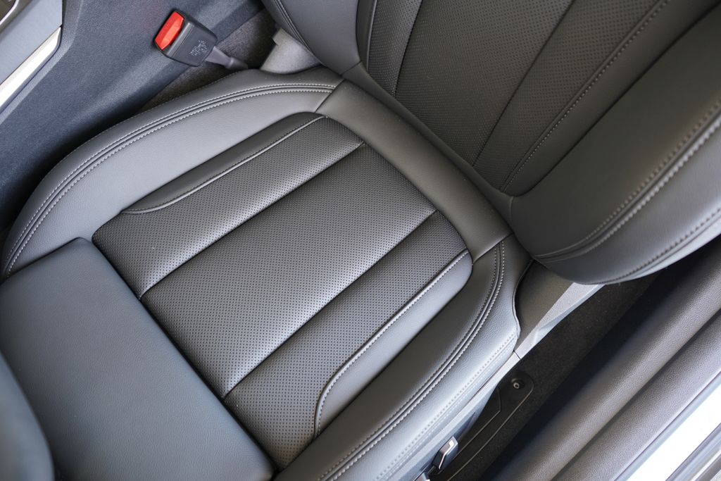 Thumbnail: 2026 BMW 4 Series - 11