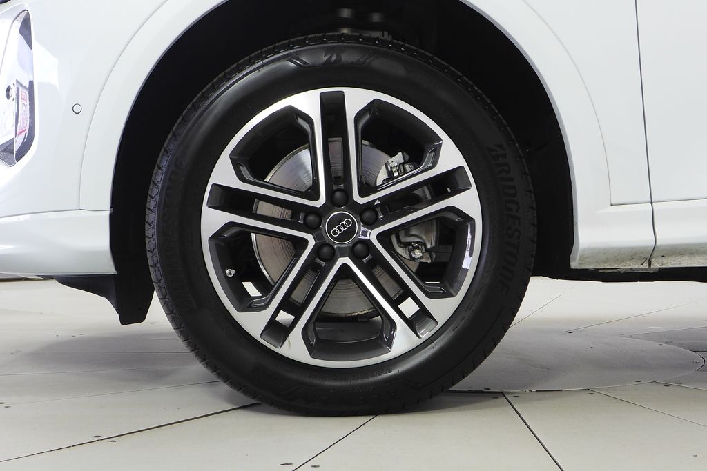 Thumbnail: 2025 Audi Q5 - 5