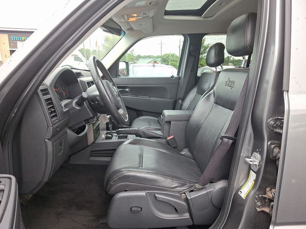 2012 Jeep Liberty Sport 14