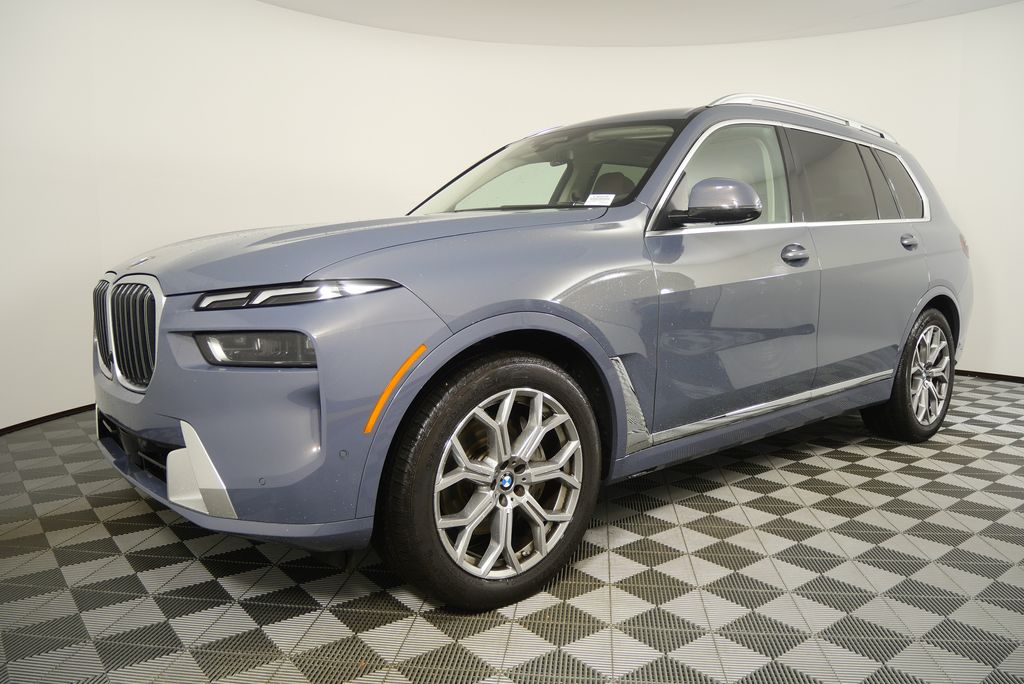 Thumbnail: 2026 BMW X7 - 8