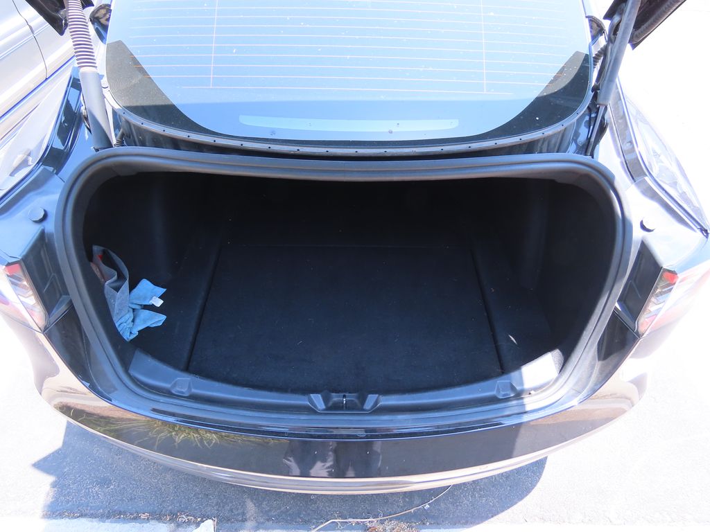 Thumbnail: 2021 Tesla Model 3 - 12