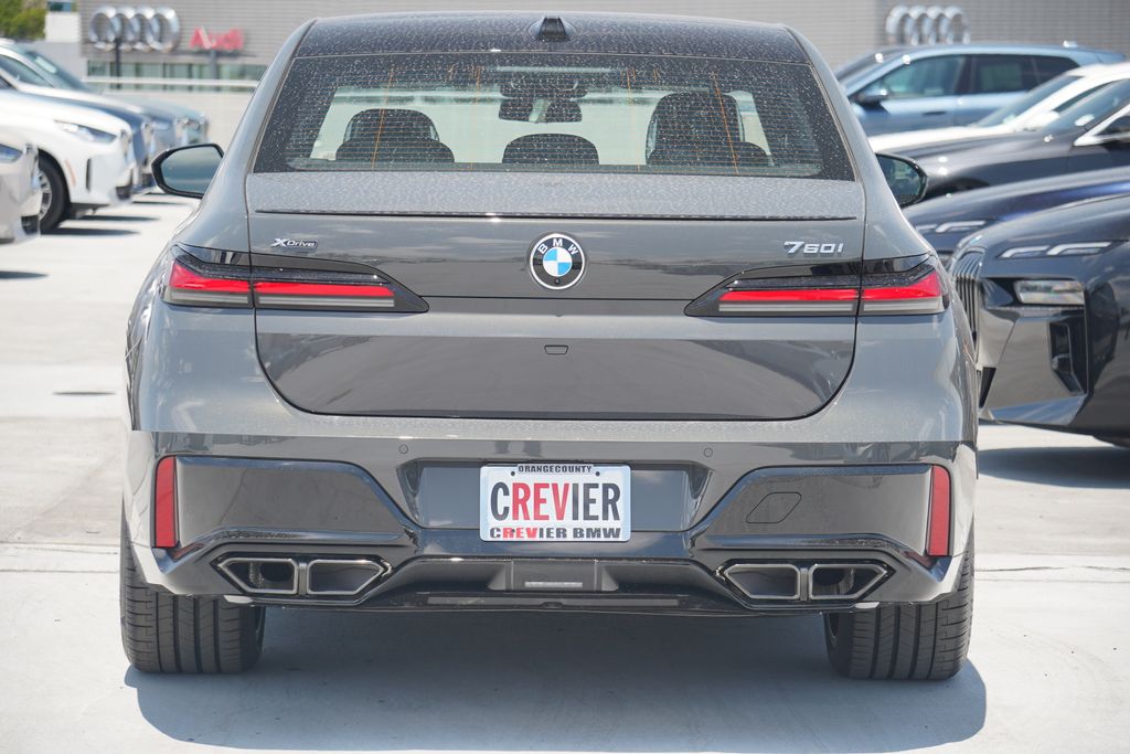 Thumbnail: 2025 BMW 7 Series - 6