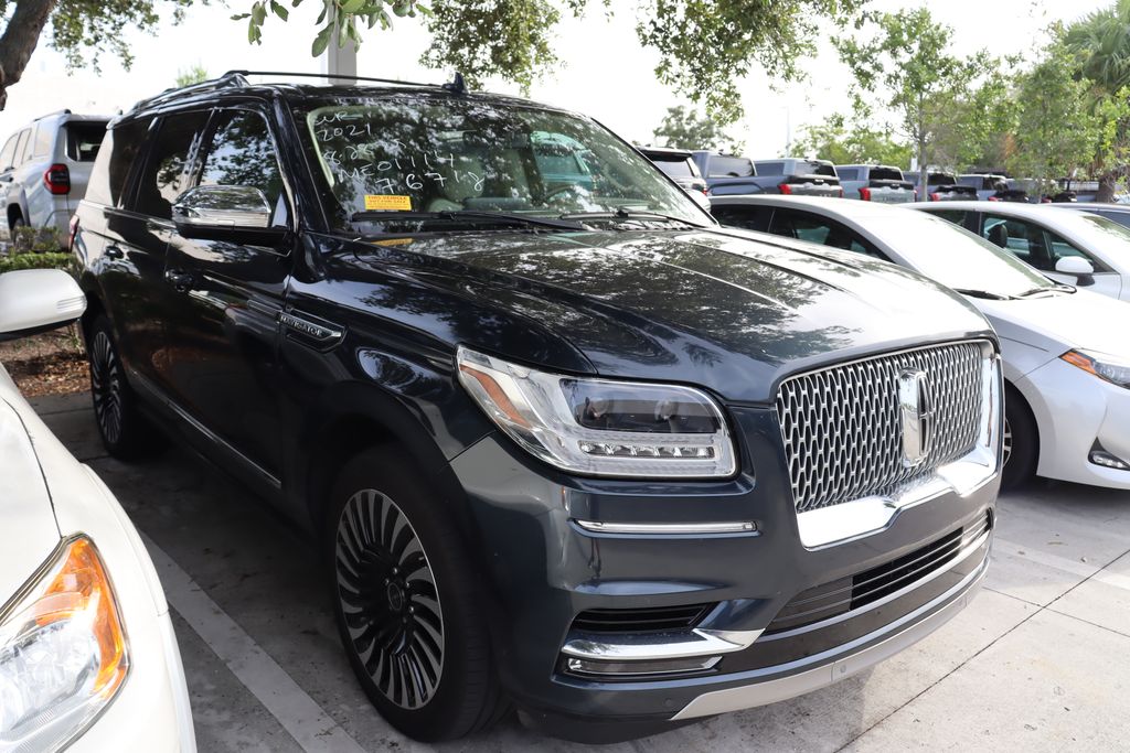 Thumbnail: 2021 Lincoln Navigator - 6