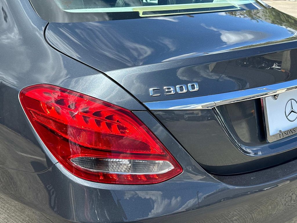 Thumbnail: 2015 Mercedes-Benz C-Class - 9