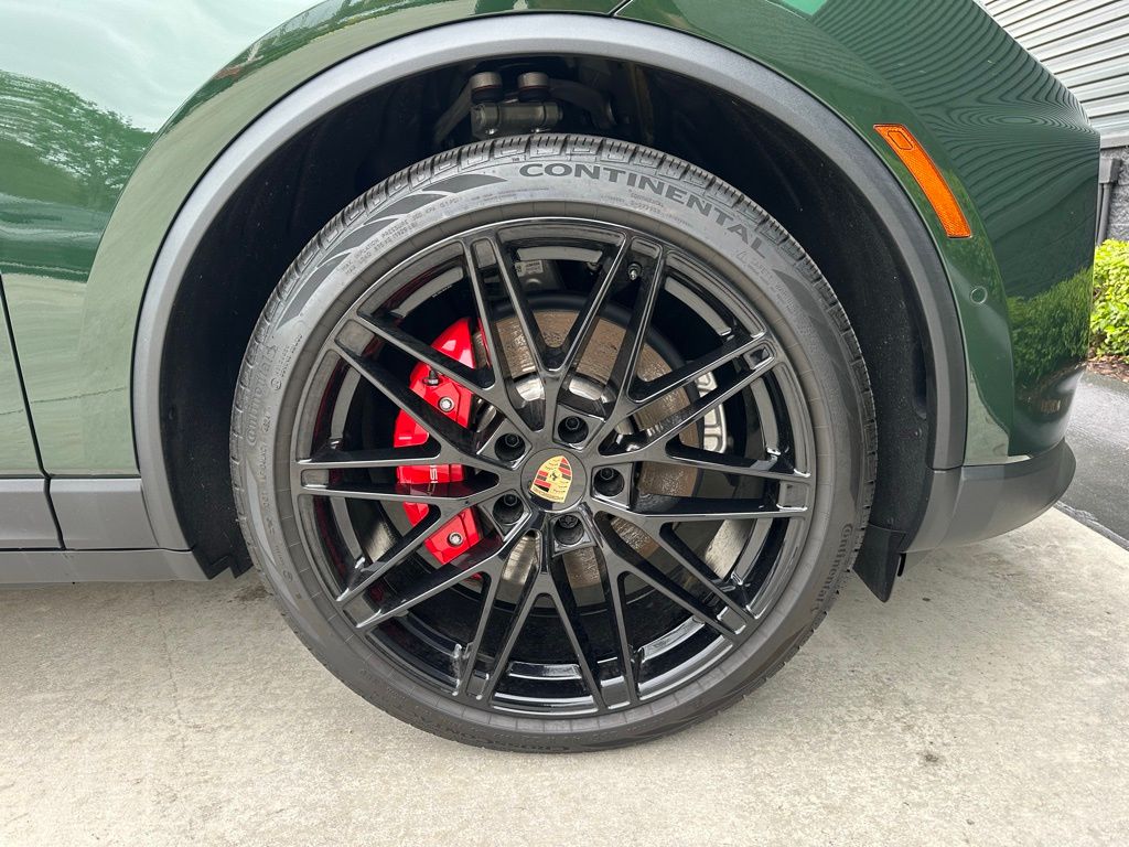 Thumbnail: 2025 Porsche Macan - 15