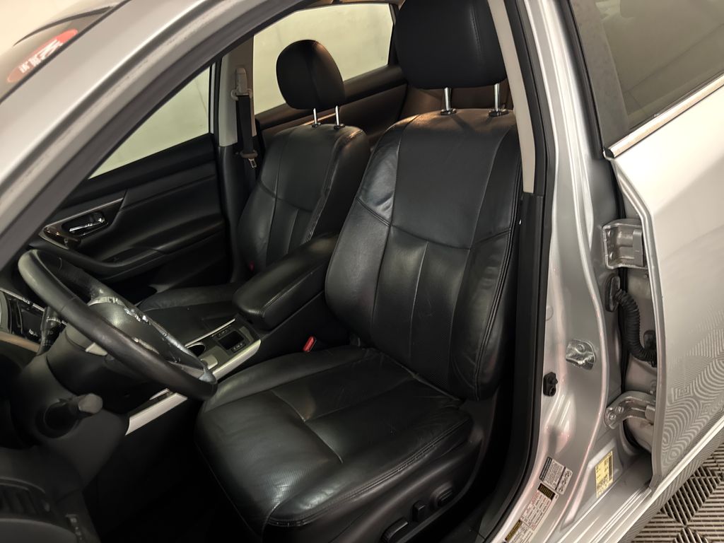 Used 2015 Silver Nissan 2.5 SL image 18