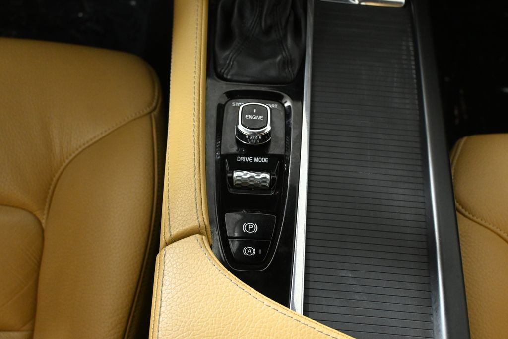 Thumbnail: 2017 Volvo S90 - 24