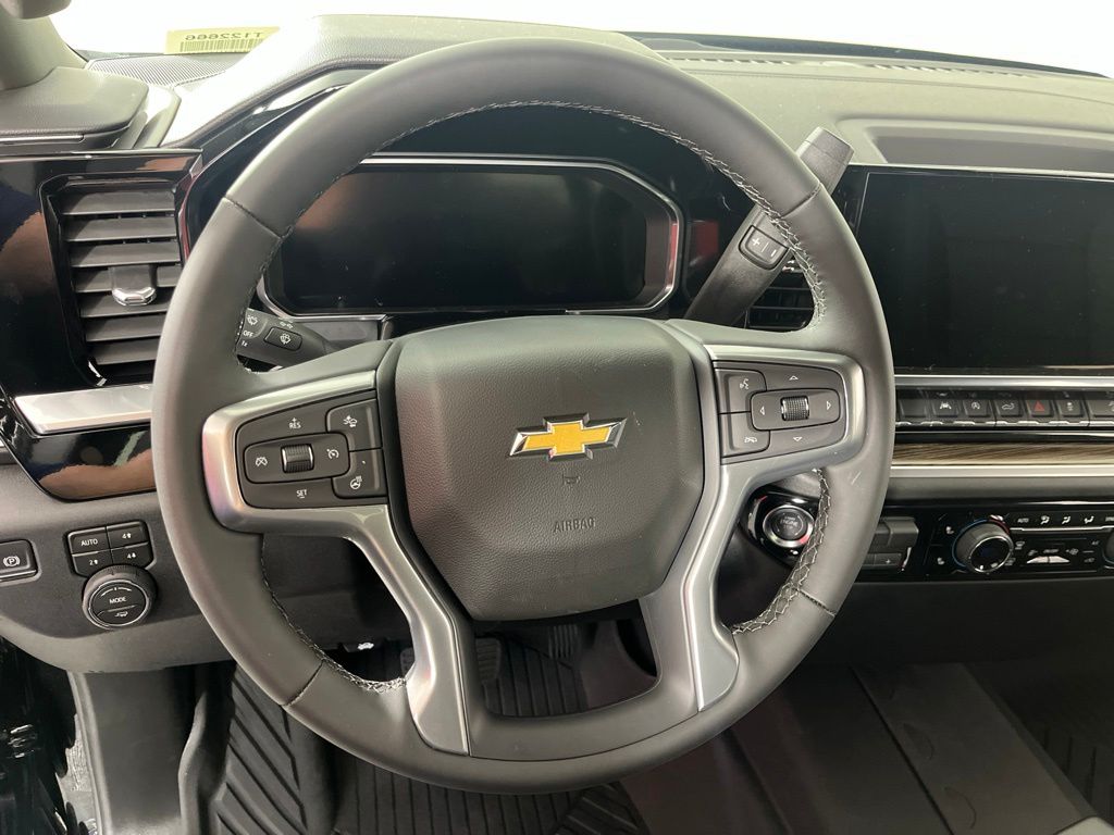 Thumbnail: 2026 Chevrolet Silverado 1500 - 26