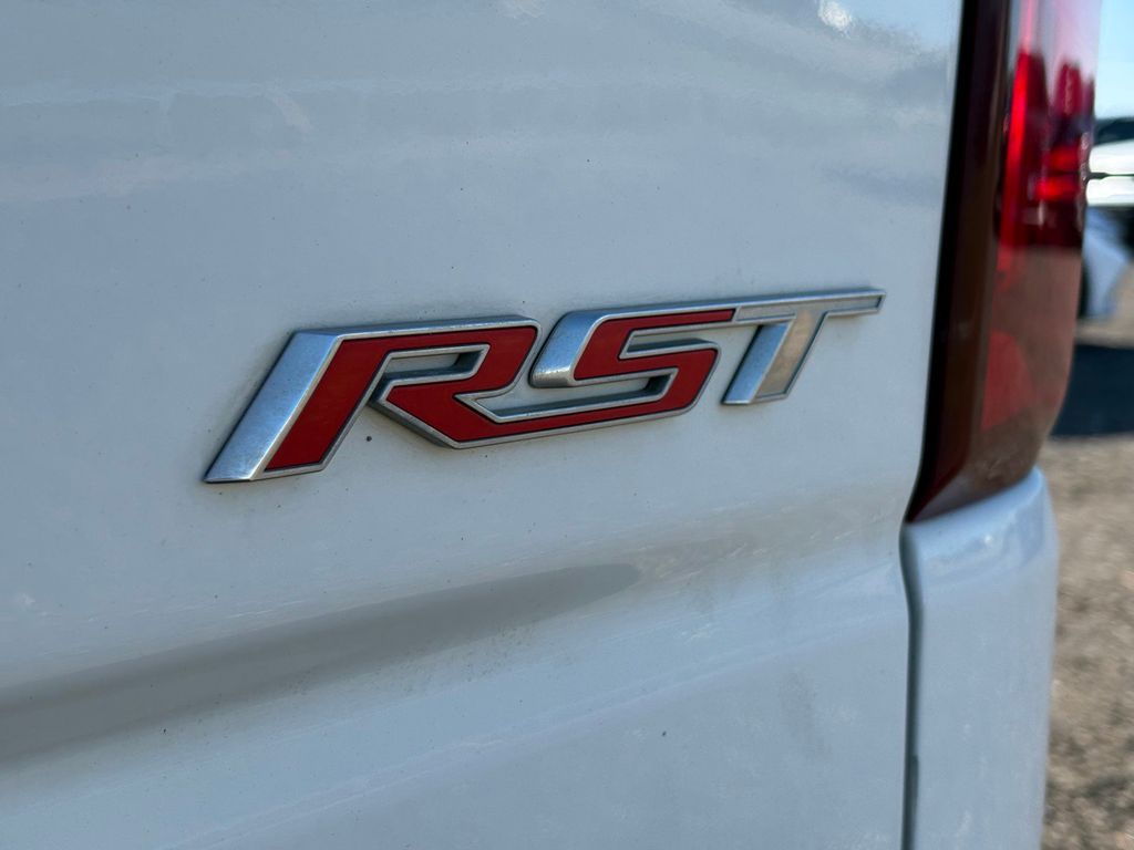2023 Chevrolet Silverado 1500 RST - 10