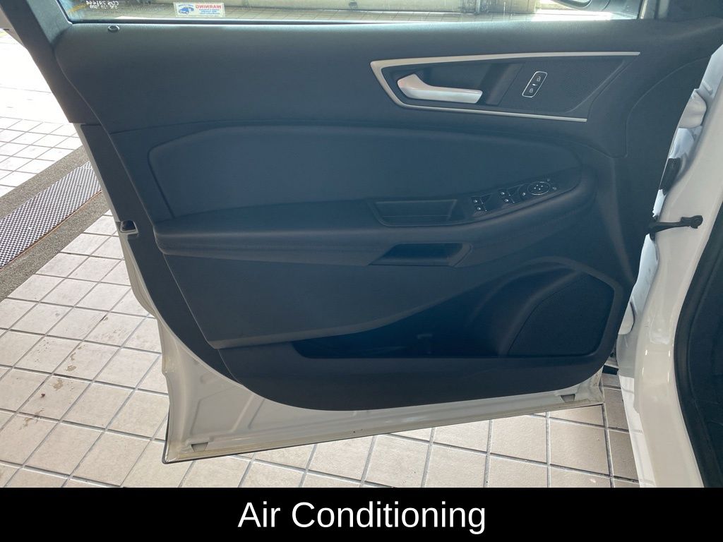 Used 2024 White Ford SEL image 9