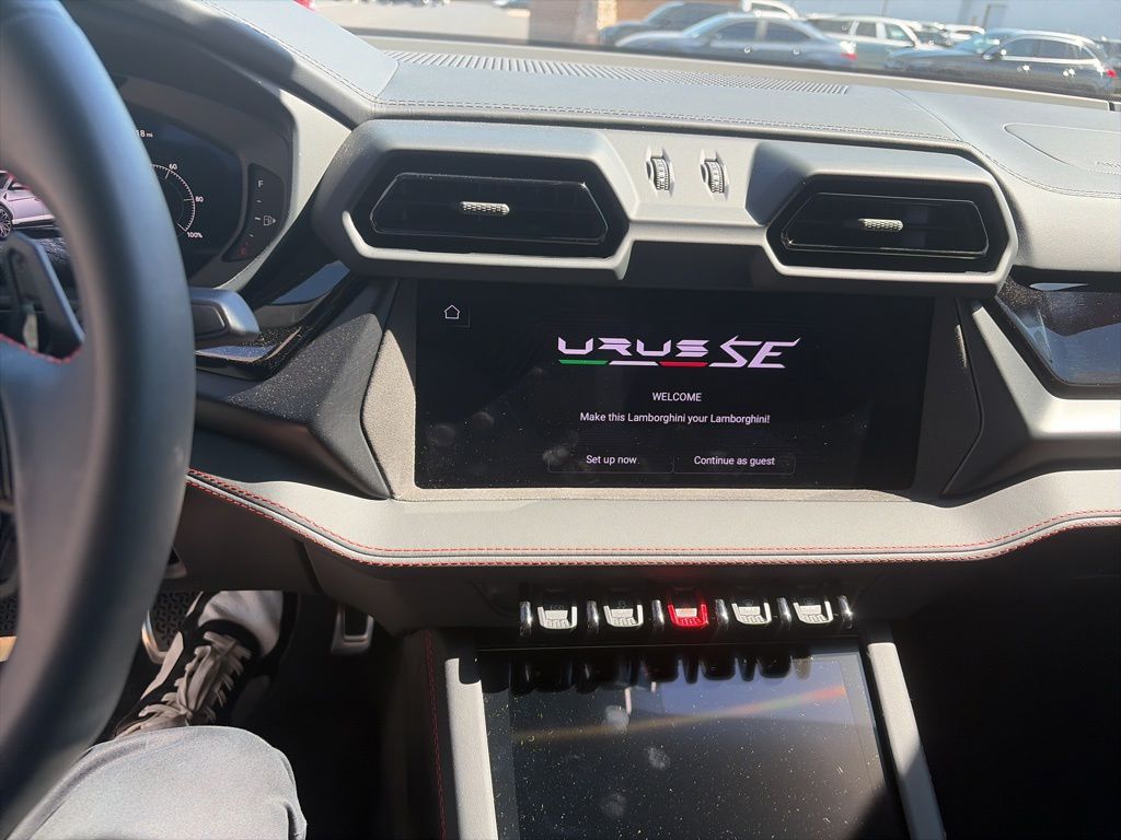 Thumbnail: 2025 Lamborghini Urus - 12
