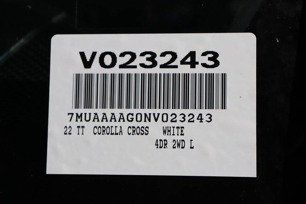 Thumbnail: 2022 Toyota Corolla Cross - 6