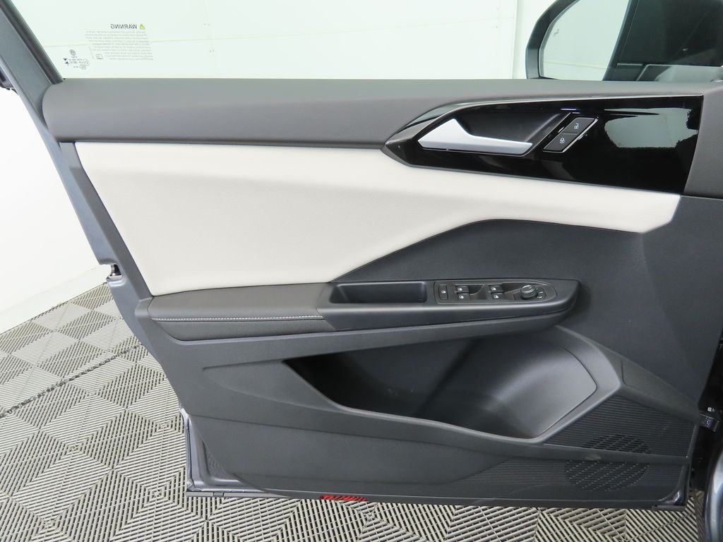 Thumbnail: 2025 Volkswagen Taos - 24