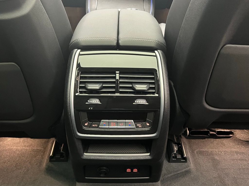 Thumbnail: 2026 BMW X5 - 9