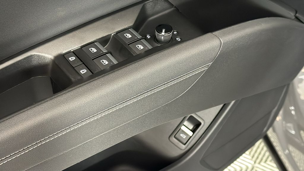 2025 Audi Q4 e-tron  30
