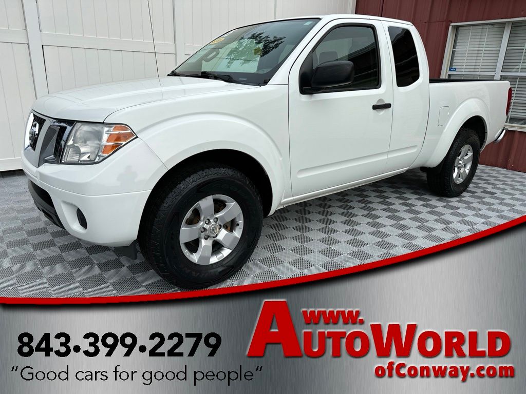Glacier White 2015 Nissan Frontier S King Cab Pickup Truck 4X2 5-Speed Manual Overdrive