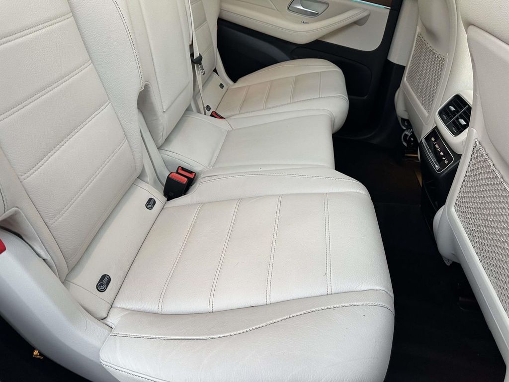 Thumbnail: 2023 Mercedes-Benz GLS - 26