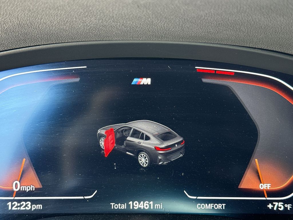 Thumbnail: 2025 BMW X4 - 15