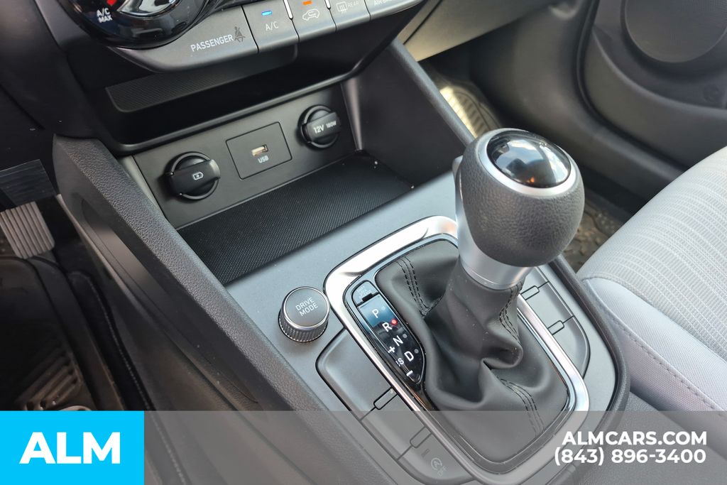 Used 2023 Silver Hyundai SEL image 15