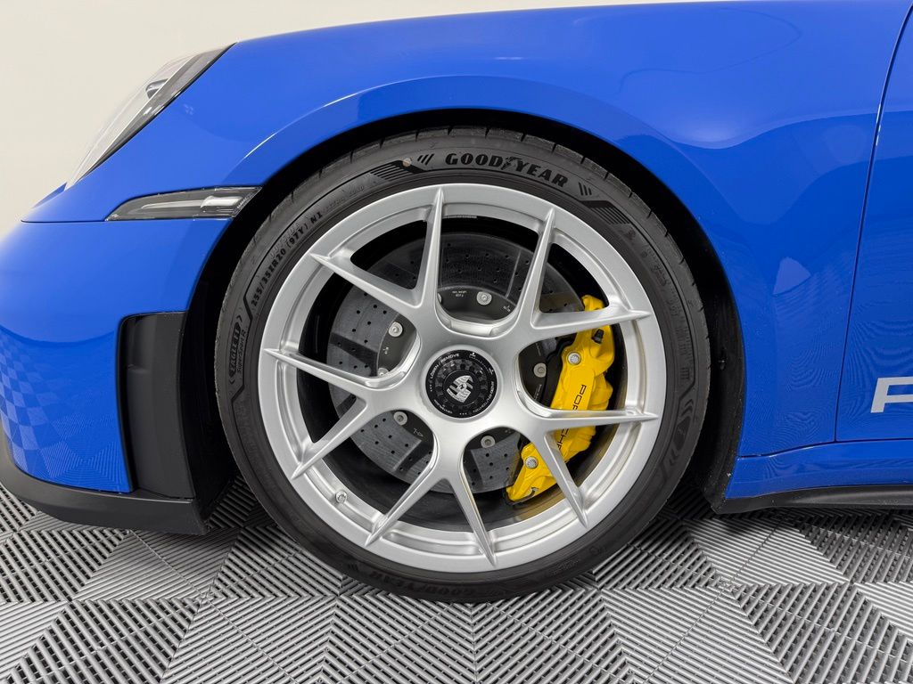 Thumbnail: 2026 Porsche 911 - 15