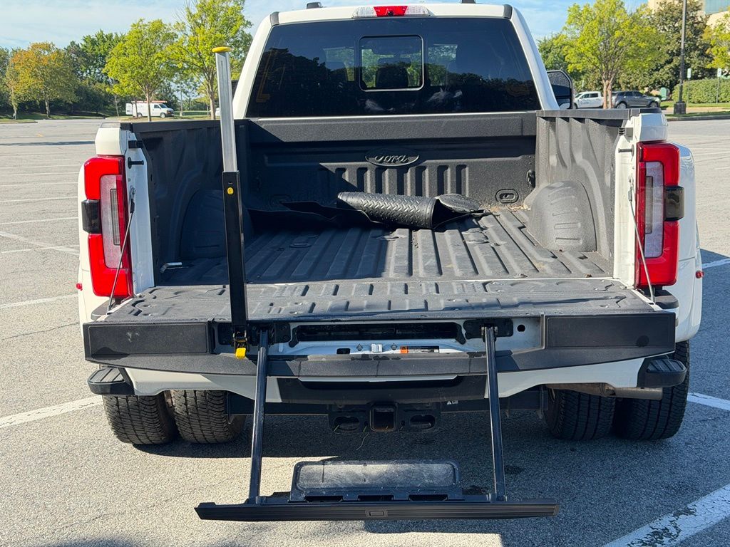 2025 Ford F-350 Super Duty Platinum