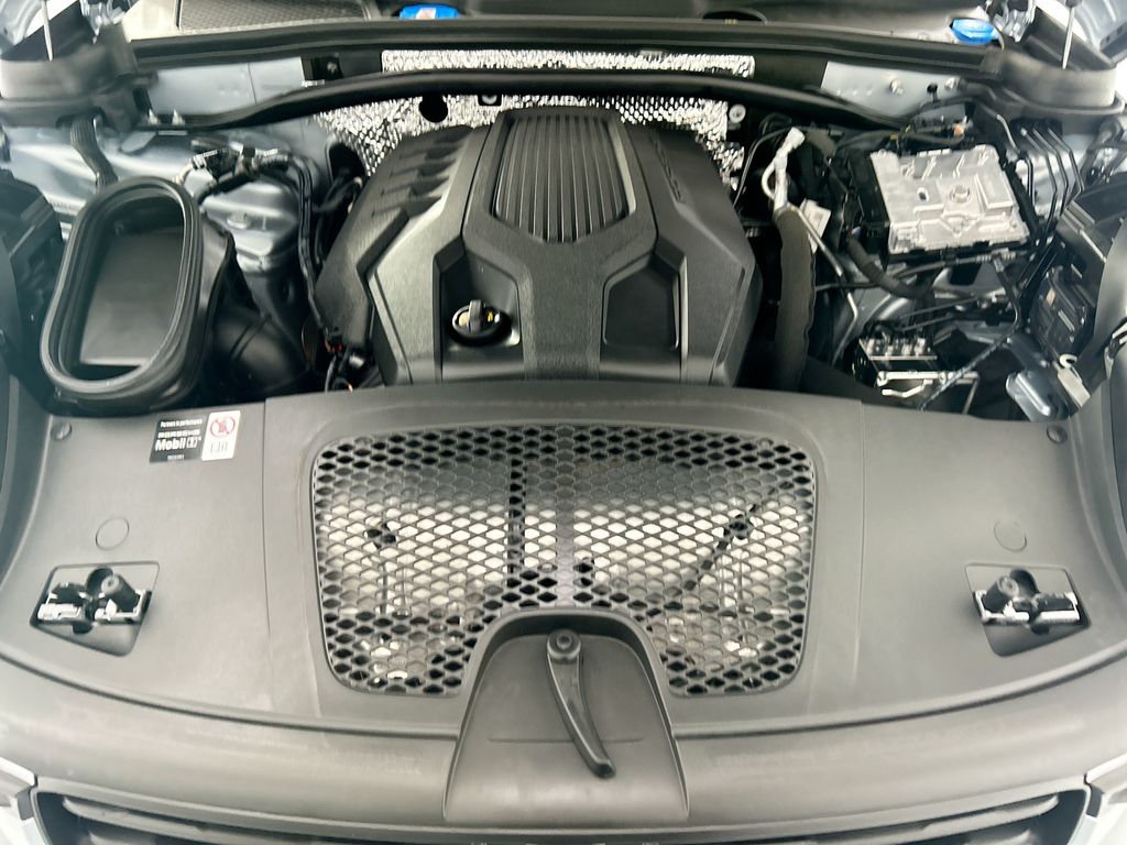 Thumbnail: 2025 Porsche Macan - 29