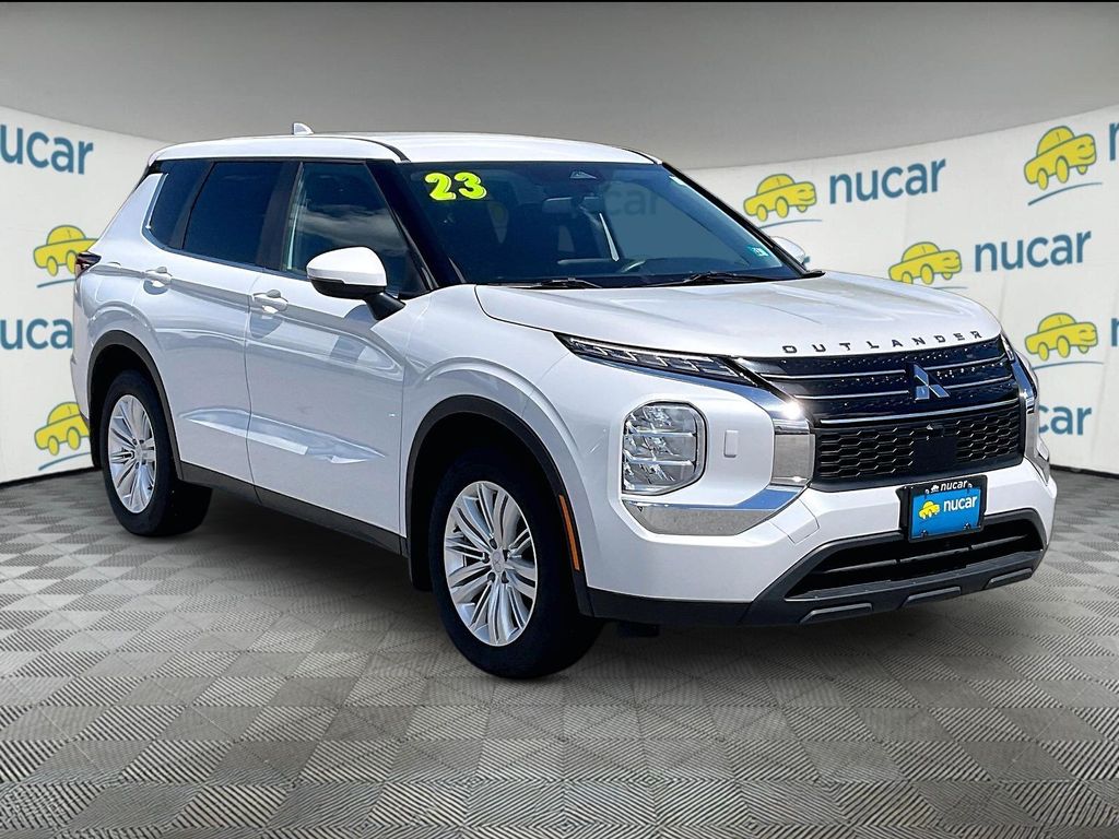 2023 Mitsubishi Outlander — photo 1