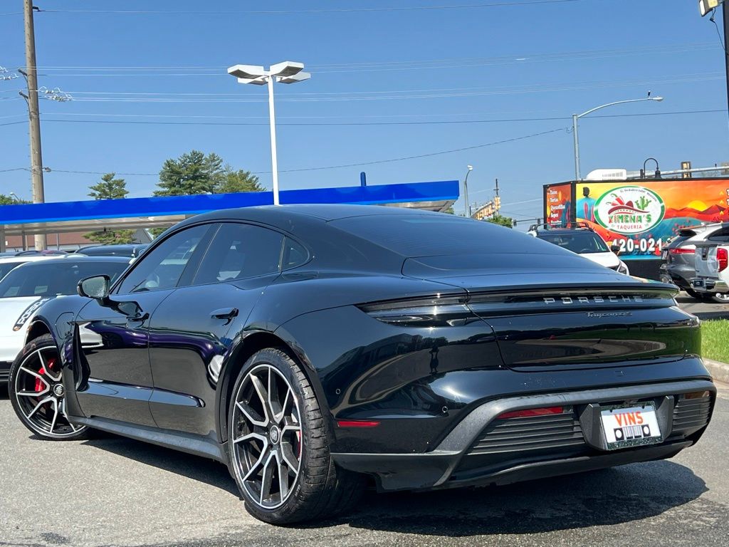 2022 Porsche Taycan 4S photo