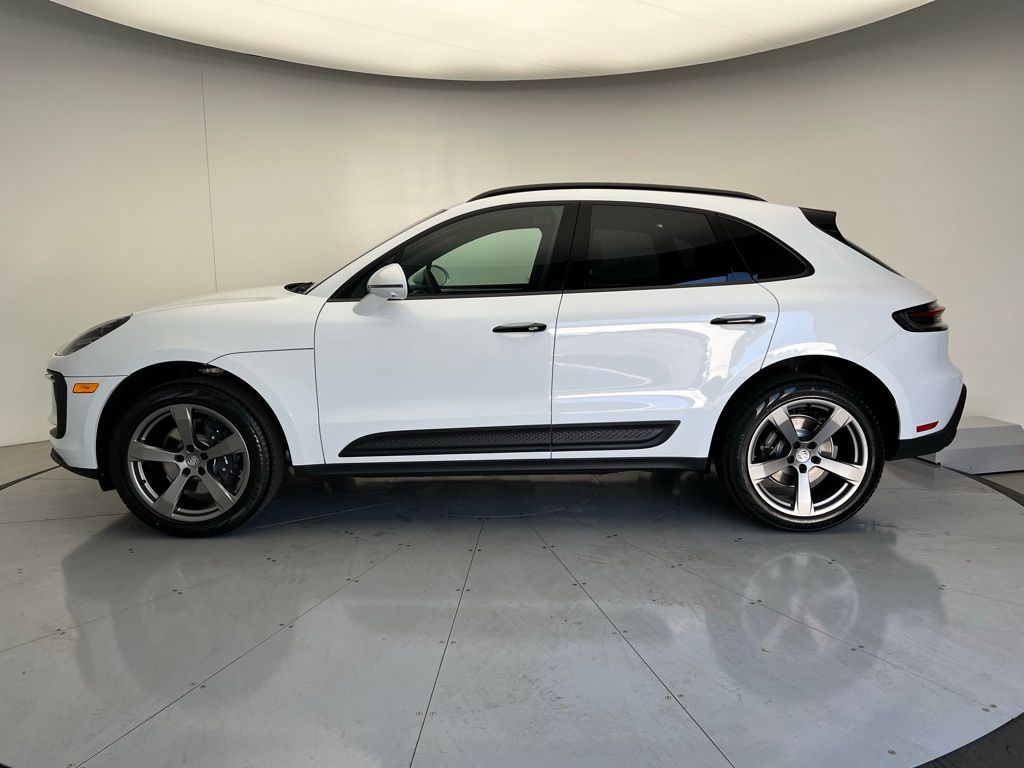 2025 Porsche Macan  2