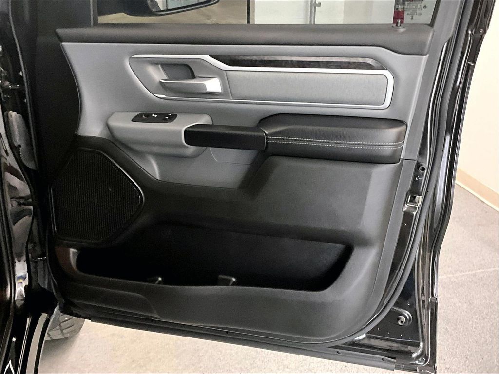 2023 Ram 1500 — photo 12